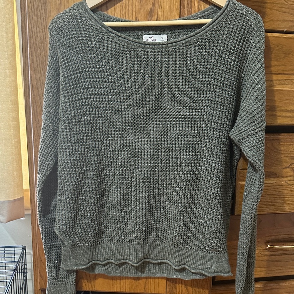 Hollister Women's Olive Green Sweater